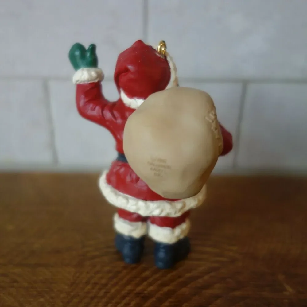 NEW Vintage 1992 Hallmark Keepsake Ornament Cheerful Santa African American